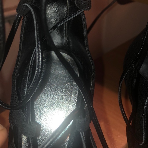 Stuart Weitzman - Picture 2 of 8